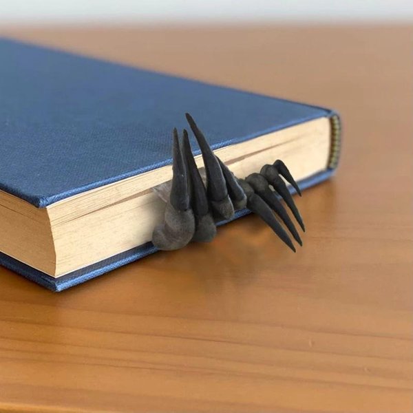 Adult Thriller Demon Hand Halloween Horror Demon Hand Bookmark Devil Paw Resin Crafts Desktop Decoration Bookmark Ornament