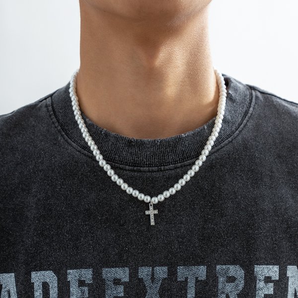 Perlenkette mit glänzenden Strass-Kreuz-Anhängern, Halskette für Herren, trendiges weißes Perlen-Halsband am Hals, 2022, Modeschmuck für Männer