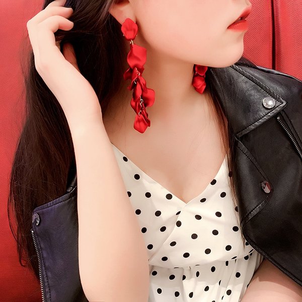 Boucles d'oreilles bohèmes en pétales de rose, couleurs rouge, jaune, bleu, boucles d'oreilles pendantes en forme de fleur, longues boucles d'oreilles à pompons, bijoux pour fête et mariage B
