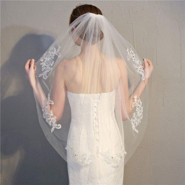 Crystal Bride Wedding Lace Appliqued Bridal Veils 1 Tier Short Hip Length Veil Soft Tulle Hair Accessories for Women