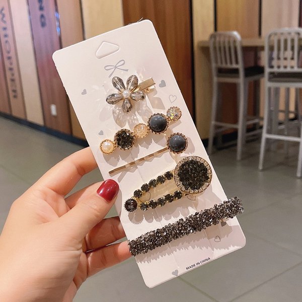 Pince à cheveux exquise, ornée de perles françaises incrustées et de strass, accessoire capillaire tendance pour fille au tempérament élégant, pince à cheveux mignonne.