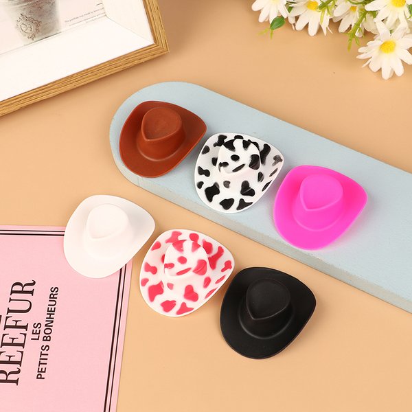 Chapeau de Cowboy occidental pour maison de poupée 1/12, 10 pièces, chapeau de poupée Miniature en plastique, Mini chapeau de Cowgirl pour poupées, accessoires de décoration