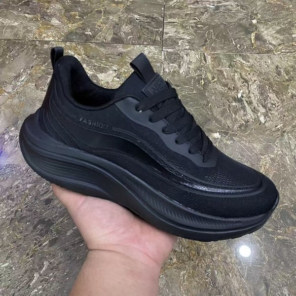 Atmungsaktive Mesh-Sneaker für Herren, Schnürschuhe mit dicker Plattformsohle, leichte Wanderschuhe, rutschfeste Freizeitsportschuhe für den Außenbereich