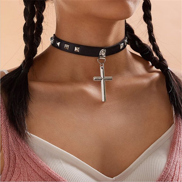 Goth Punk Pu Leder Kragen Halskette für Frauen Vintage Kreuz Anhänger Halskette Niet Halsreif Mode Damen Schmuck Geschenk
