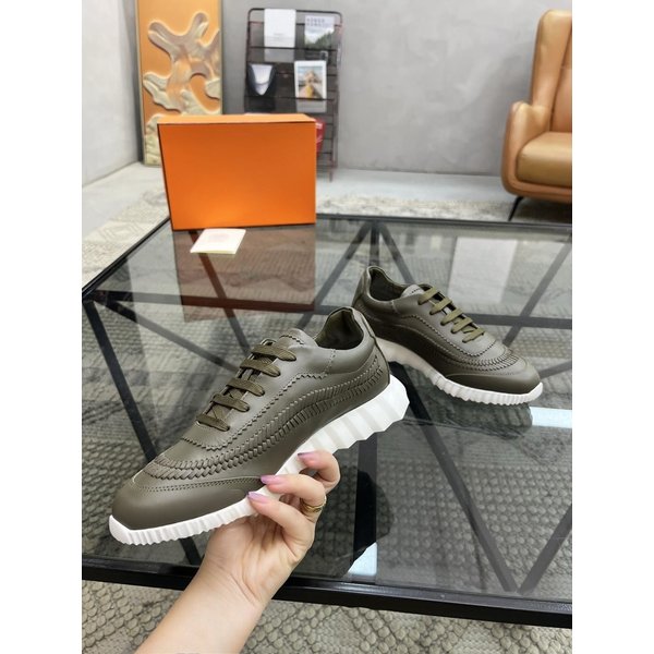 Chaussures de skate unisexes en toile enduite imperméable, baskets décontractées, légères, résistantes aux éclaboussures, chaussures de couple, résistantes à l'usure, antidérapantes, idéales pour les