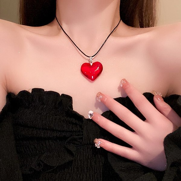 Collier pendentif cœur rouge pour femmes, collier en cristal de verre, chaîne en cuir noir, bijoux Y2k, cadeau pour amies K