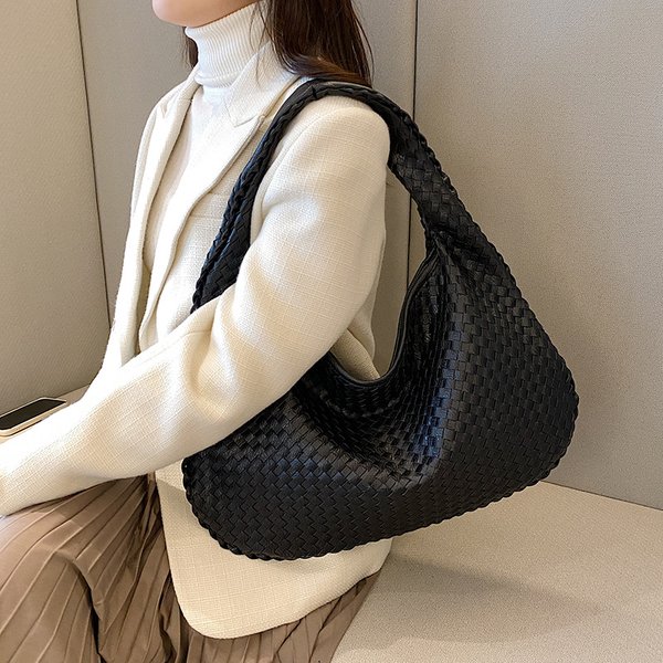 Sac fourre-tout tissé fait main, sac à main pour femme, sac de travail, sac de voyage, sac porté sous le bras, sac à main de marque de luxe, sac à bandoulière en cuir souple tissé.