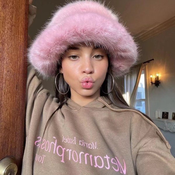 2026 Y2K Fluffy Faux Fur Bucket Hat Women Rabbit Fur Warm Thick Plush Winter Hat Lady Luxury Fashion Party Panama Fisherman Cap