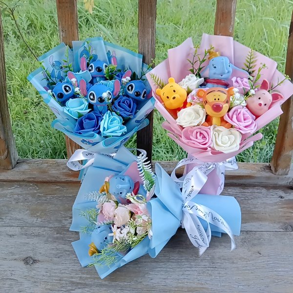 Anime Winnie Puuh Schwein Elefant Handgemachter Blumenstrauß Plüschpuppe Hochzeit Abschlussfeier Valentinstag Weihnachten Geburtstagsgeschenke