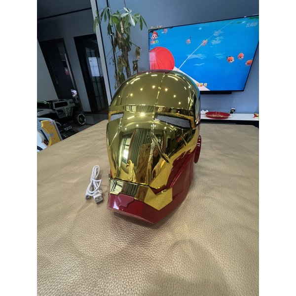 2026 Neuer Iron Man Helm 1:1 Elektrisch Tragbar Sprachgesteuert Anime-Zubehör Sammlerstück Requisit für Erwachsenen-Rollenspiele Geburtstagsgeschenk