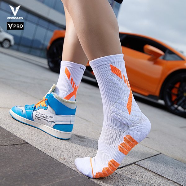 Veidoorn Hochwertige Sportsocken für Herren, mittlere Wadenlänge, Lauf-Basketballsocken, verdickt, rutschfest, für Camping, Radfahren