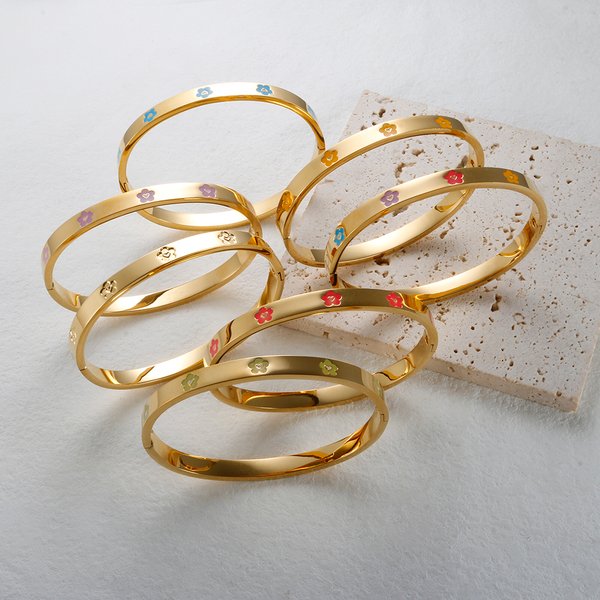 Bracelet fleur multicolore en acier inoxydable pour femme, bracelet coeur d'amour en émail, cadeau de bijoux mignon pour fille, nouveau