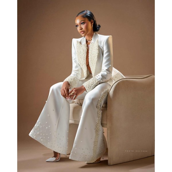 Ensemble Robe Blazer Femme Coupe Ajustée Personnalisé avec Grosses Perles – Tenue de Soirée Formelle pour Filles, Bal de Promo, Invitée, Photographie – 2 Pièces