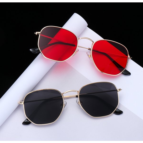 Sommer Kleine Quadratische Sonnenbrille Metall Polygon Verspiegelte Linse Rahmen Sonnenbrille für Männer und Frauen Mode UV400 Sonnenbrille Brillen