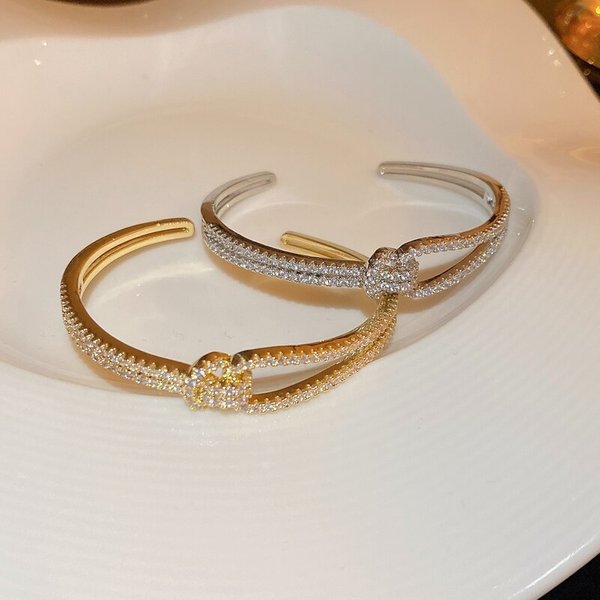 Exquisite Armbänder mit Vollzirkonia, vergoldet, Kupferknoten, offenes Armband, minimalistischer Damen-Armreif für Hochzeitsfeiern K0