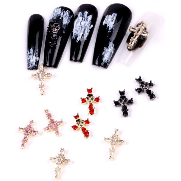 Petites figurines d'ongles croix en métal noir et or, breloque 3D, pièces d'ongles, décorations d'art, accessoires pour salon, bricolage