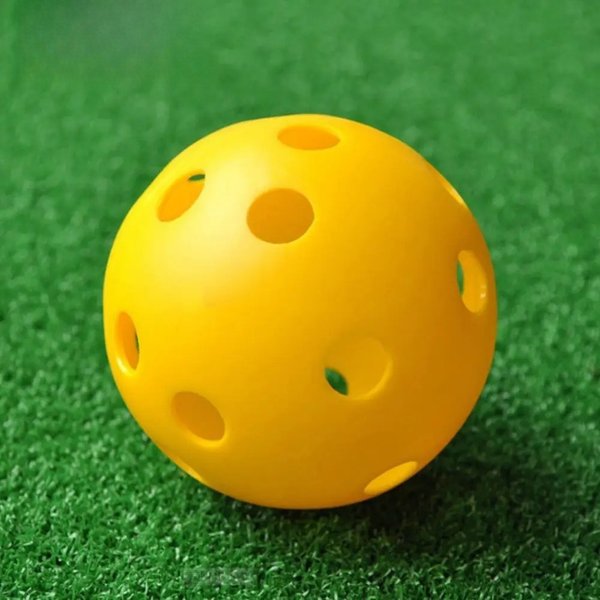 20 Stück Golf Hohlbälle für Indoor-Training Ultraleichte Schwung- und Putting-Übungsbälle Gelb Weiß Zufällige Farbe Fabrik-Großhandel Q009