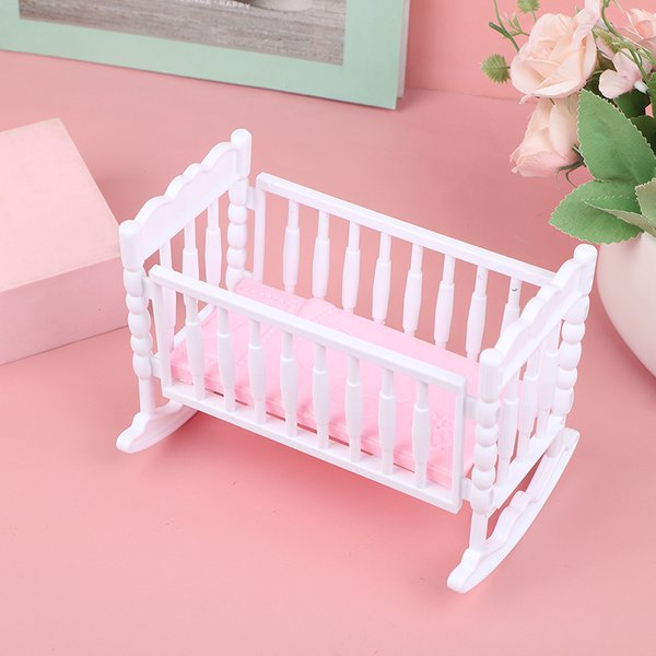Puppenhaus Hellrosa Weiß Baby Doll Shaker Spielzeugzubehör Bett Wiege Krippe Spielhaus Spielzeugzubehör Bett Wiege