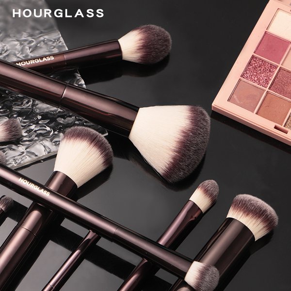 Zestaw i zestaw pędzli do makijażu z klepsydrą zawierający puder podkład korektor róż do ust Bronzer cień do powiek Eyeliner pędzel do rozświetlania