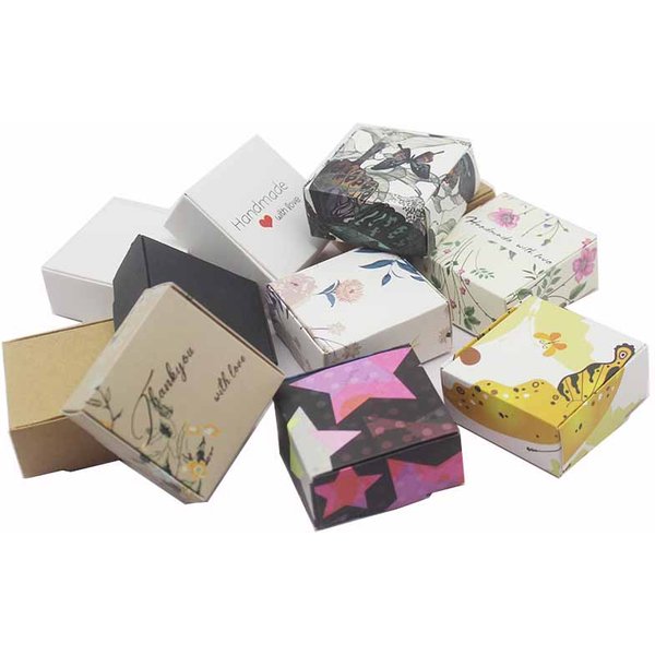 10 boîtes cadeaux DIY NOUVELLES avec motifs de papillons/étoiles/fleurs, 5,5*5,5*2,5 cm, boîtes d'emballage pour cadeaux faits à la main