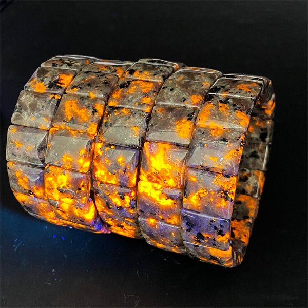 Natürliches Yooperlite Flammenstein-Armband Energieheilender Blockperlen-Quarz Kraftvoller Edelstein-Armreif Schmuck für Männer und Frauen Glücksbringer-Geschenke