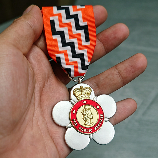 1 Stück Medaille des Dienstordens der Königin der Sowjetunion mit neuseeländischem Band, Abzeichen, Anstecknadel, Dekoration, Sammlerstück, Geschenk