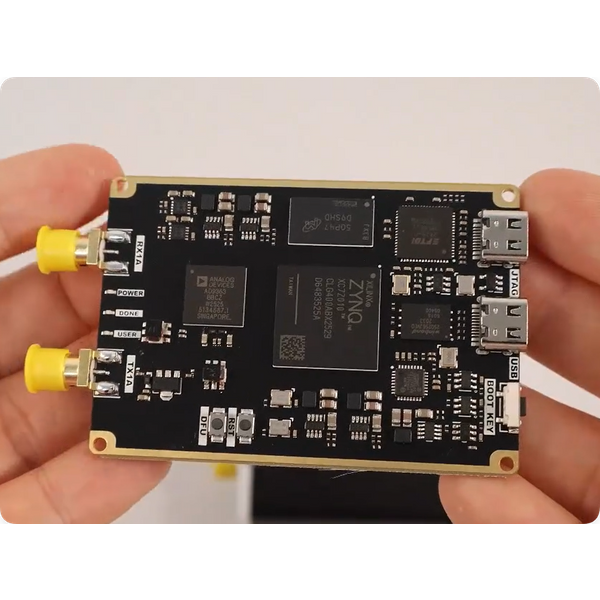 7010-SDR AD9363 Carte de développement version 1TX et 1RX avec prise en charge des modes de démarrage FLASH et JTAG pour ADAM PLUTO