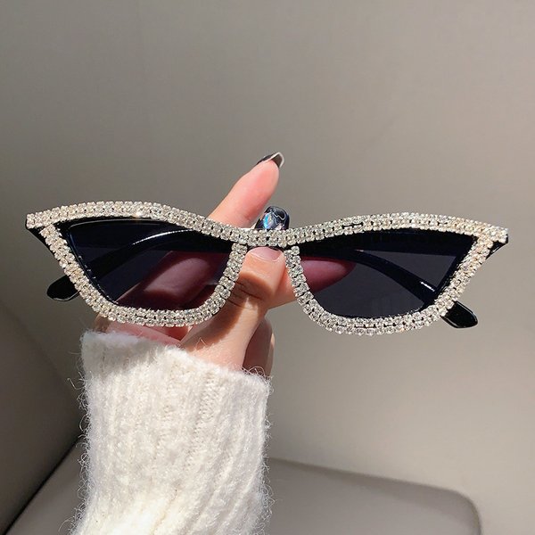 KAMMPT Vintage lunettes de soleil œil de chat femme mode décor fête lunettes de soleil avec strass élégant marque Design dame lunettes de soleil