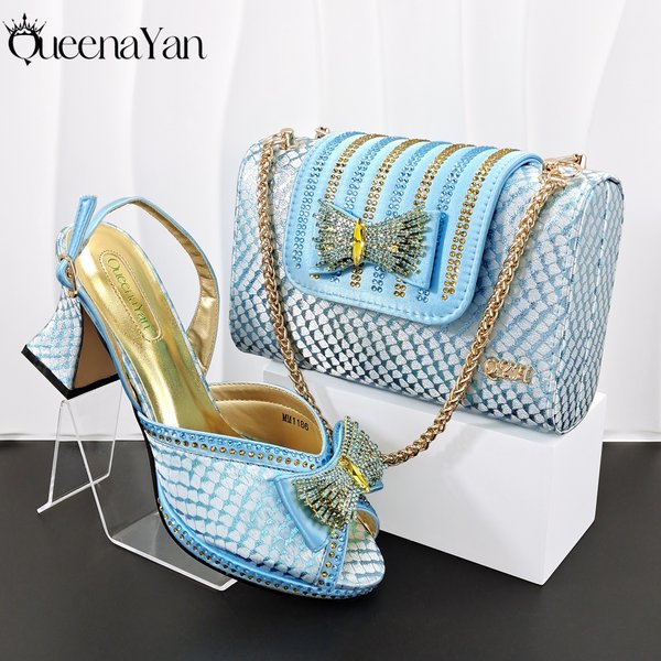 Ensemble de chaussures à talons hauts et sac à main QueenaYan, couleur bleu ciel, à bout ouvert, avec décorations rayées et strass, idéal pour les soirées – Nouvelle collection très prisée