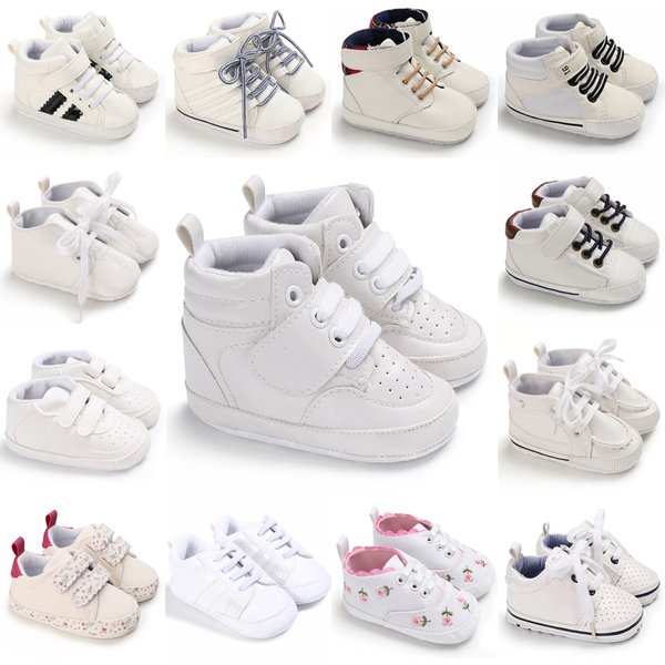 Chaussures de dehors Blanches Souples et Plates pour Bébé, Baskets Décontractées pour les Premiers Pas des Tout Petits, Convient aux Bol comme aux Garçons