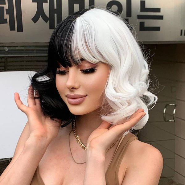 Cruella – cheveux mi-longs ondulés de couleur noir et blanc, 12 pouces, avec frange, pour cosplay, fête, usage quotidien