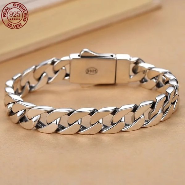 Das heiß begehrte Horusauge-Gott-Armband aus S925 Silber im kubanischen Stil ist ein einfaches Schmuckgeschenk für Männer und Frauen im Hip-Hop-Stil.