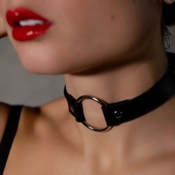 Neue Frau Schwarz Punk Choker Kragen Halskette Pu Leder Goth Nieten Choker Halskette Pendientes Party Club Gothic Femme Schmuck