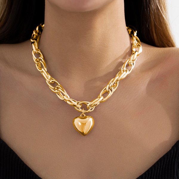 Neue Trendy Punk Übertrieben Metall Aussage Kurzen Kragen Schlüsselbein Kette Geometrische Herz Anhänger Halskette Vintage Hip Hop Schmuck