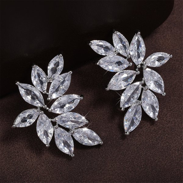 ZAKOL Fashion Sliver Color Leaf Cubic Zircon Stud Earrings for Women Shinny Crystal Flower Earring Jewelry