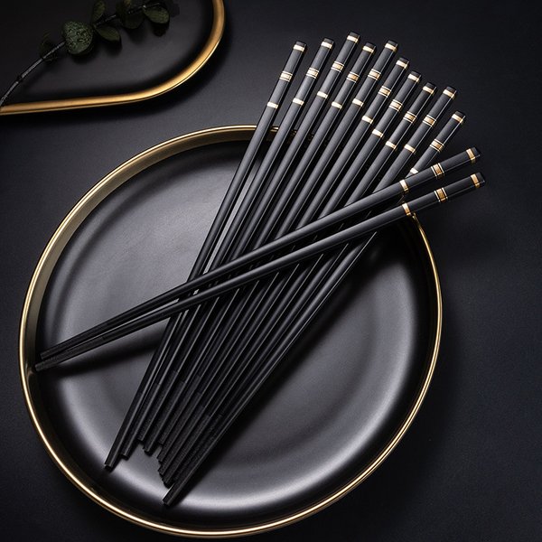 Baguettes chinoises et japonaises en alliage réutilisables, bâtonnets à sushi coréens, ustensiles de cuisine, accessoires d'outils, 5 paires