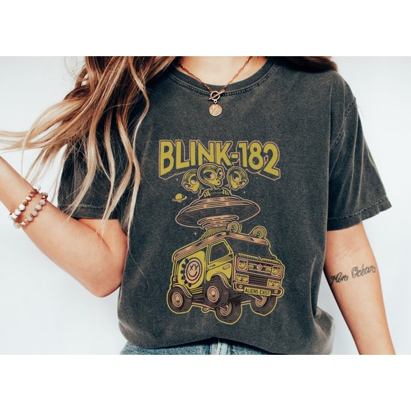 B182 T-Shirt, Oversized Shirt, Classic Rock,-image