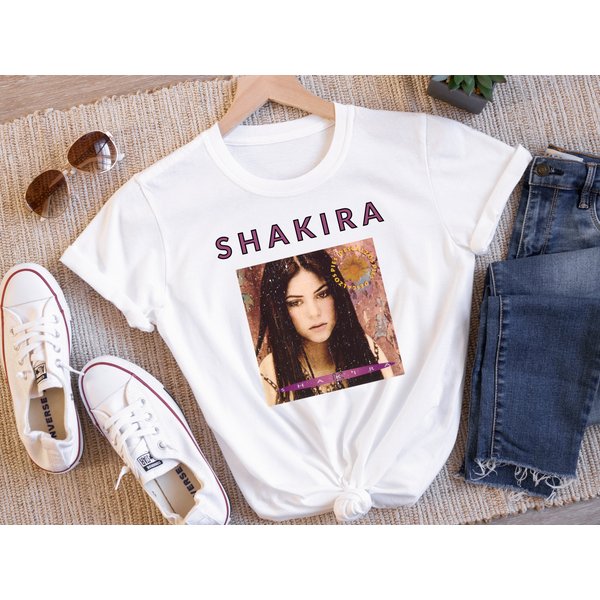 Vintage Shakira Pies Descalzos T-Shirt-image
