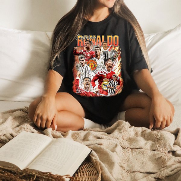 Cristiano Ronaldo 90S Style Vintage Bootleg Tee Graphic T-Shirt, Ronaldo Sweatshirt, Football Sweatshirt, World Cup 2022-image