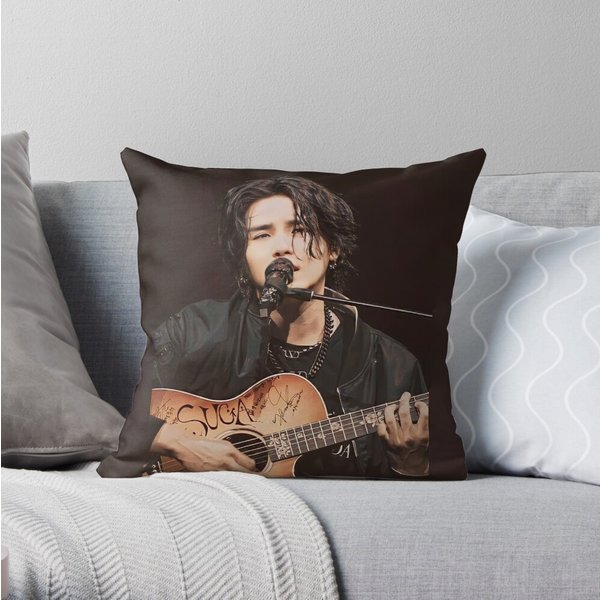 Min Yoongi Concert Throw Pillow-image