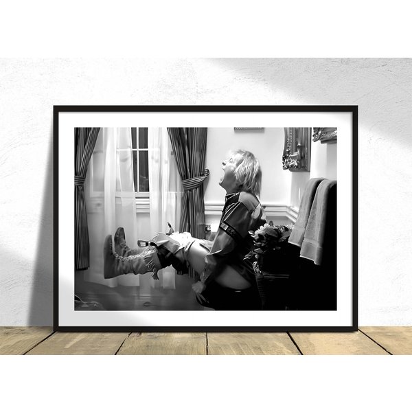 Dumb And Dumber B&W Bathroom Scene-image