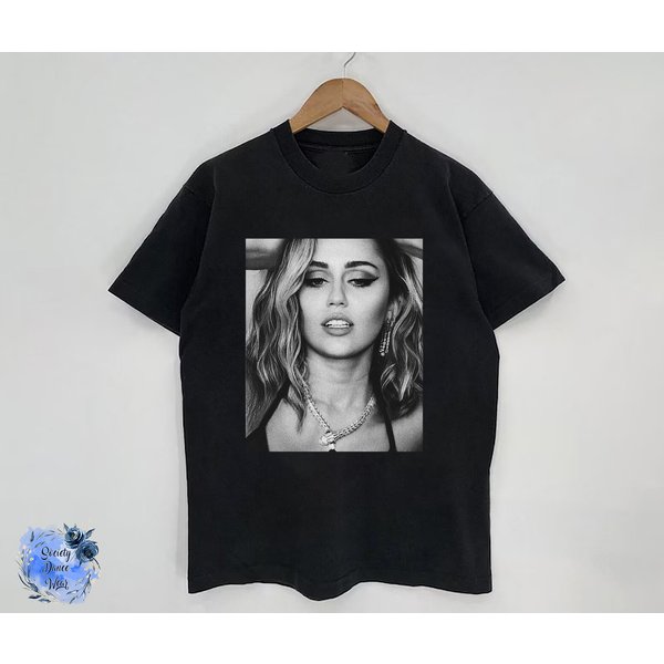 Miley Cyrus Photo T-Shirt - Fan Apparel-image