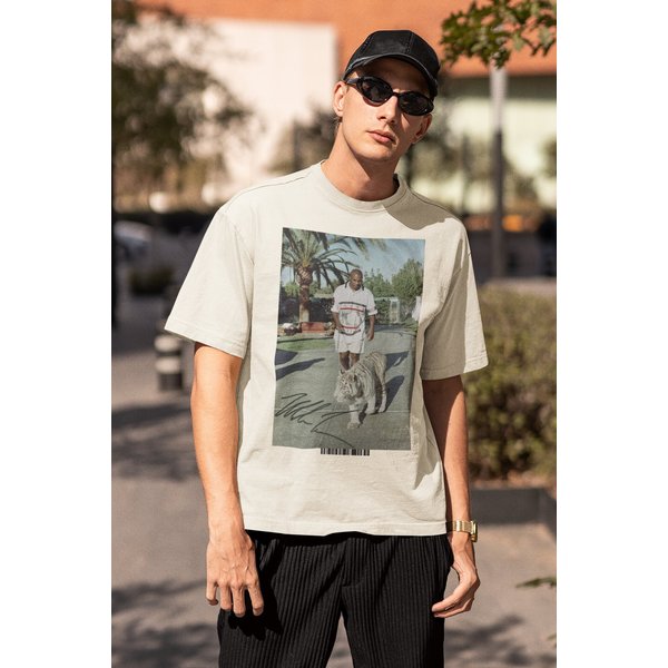 Mike Tyson Boxing Graphic Tee-image