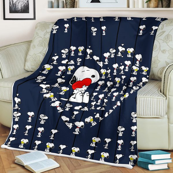 Snoopy And Woodstock Make Heart Lovely Fleece Blanket, Snoopy-image
