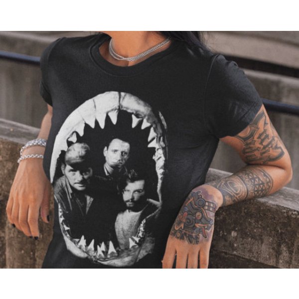 Steven Spielberg On Set Of Jaws Horror Movie T-Shirt-image