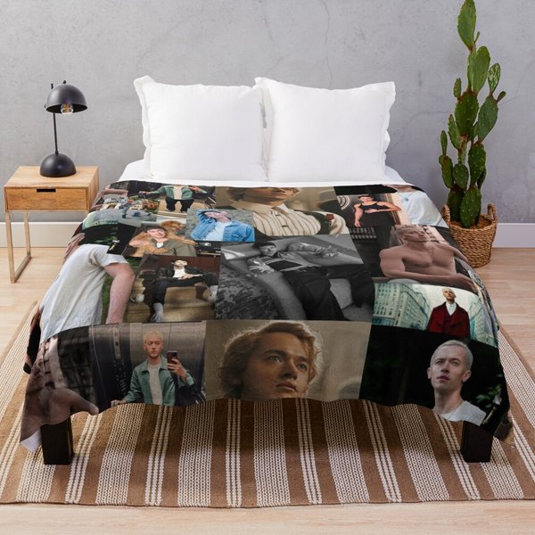 Tom Blyth Coriolanus Snow Throw Blanket-image