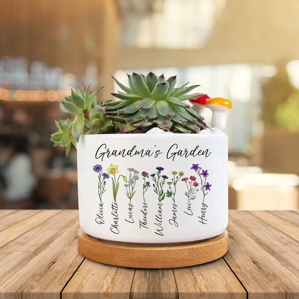 Custom Birth Month Flower Plant Pot, Personalized Grandma's Garden Plant Pot, Mimi's Garden Grandkids Flower Pot