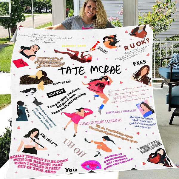 Tate Mcrae Quilt Blanket, Christmas Tate Mcrae Fleece Blanket-image