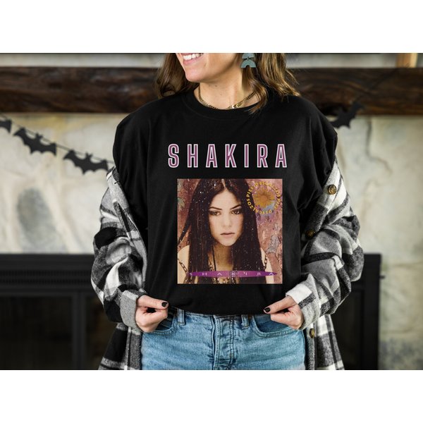 Shakira Pies Descalzos Tee T-Shirt Merch Rock En Espanol-image