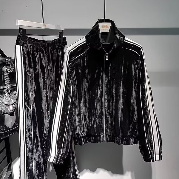 Men's Stylish Two-Tone Striped Velvet Tracksuit Set - Trendy Casual Hoodie & Jogger Pants For Winter-image